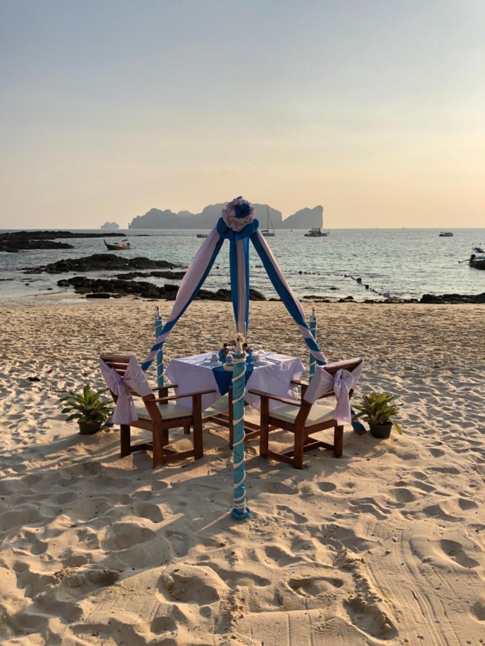 Phi Phi The Beach Resort Exteriör bild